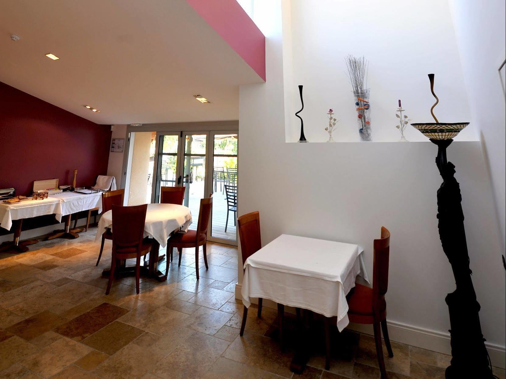 Logis- Hotel Spa Restaurant L'Epicurial Saint-Pey-de-Castets Екстер'єр фото